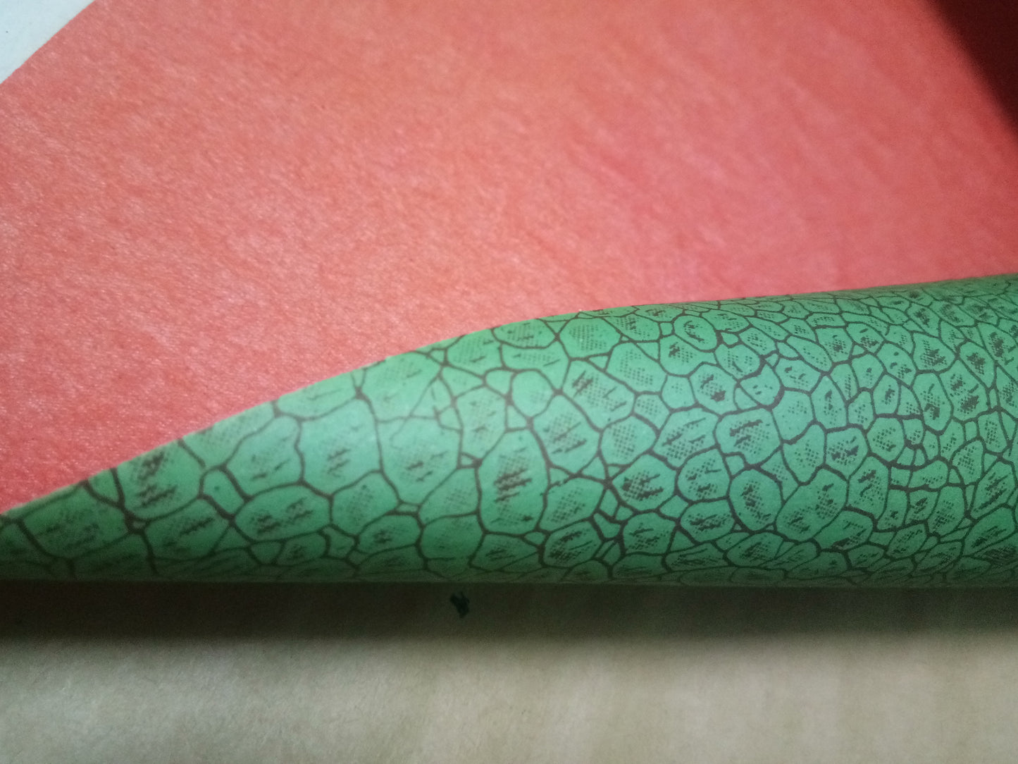 SNAKE-SKIN PATTERN PAPER - Dragon scale paper - Gift wrapping