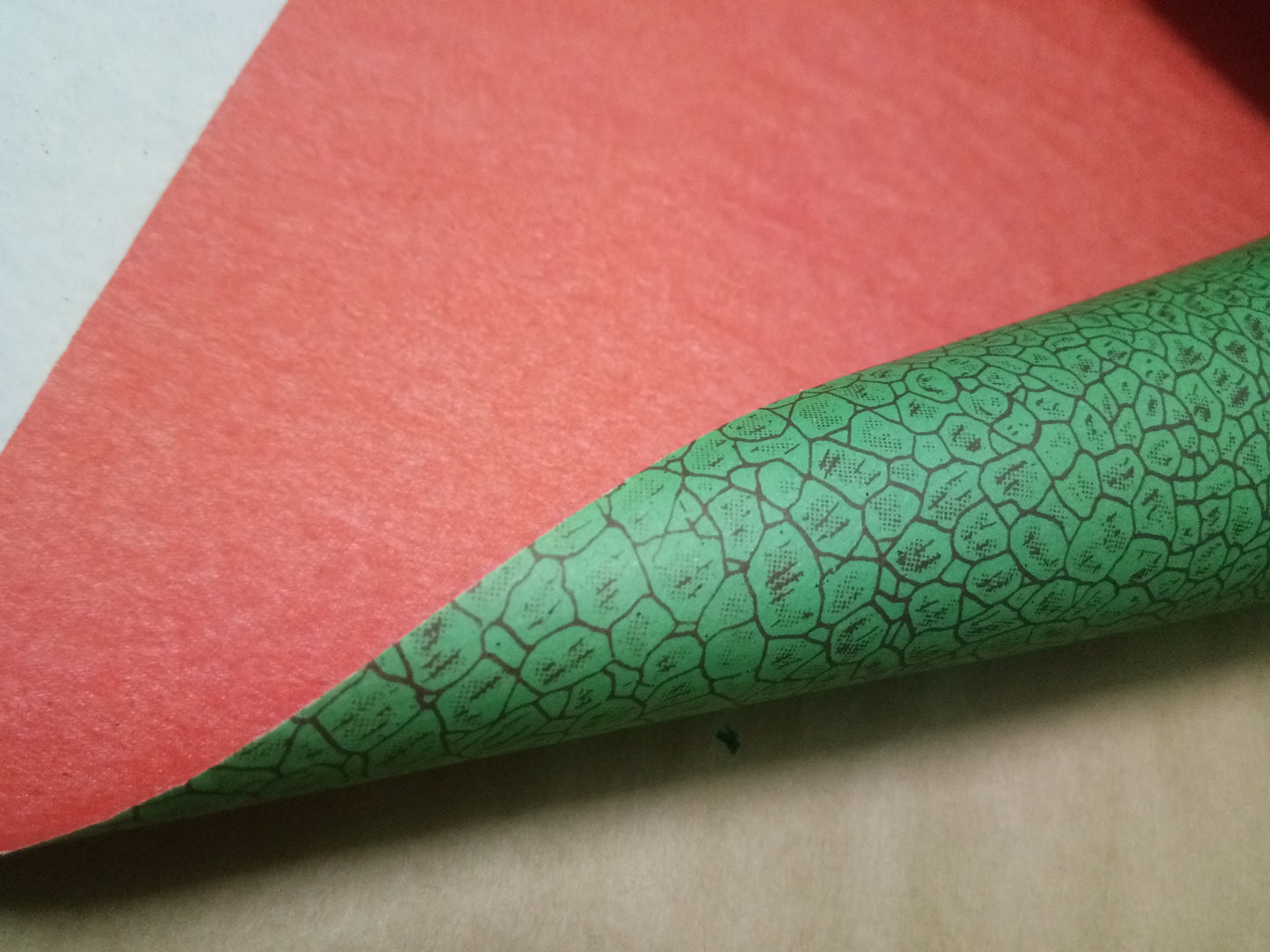 SNAKE-SKIN PATTERN PAPER - Dragon scale paper - Gift wrapping